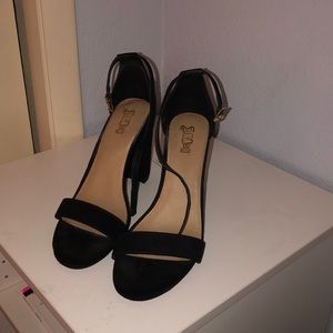 Black, 4 inch high heel